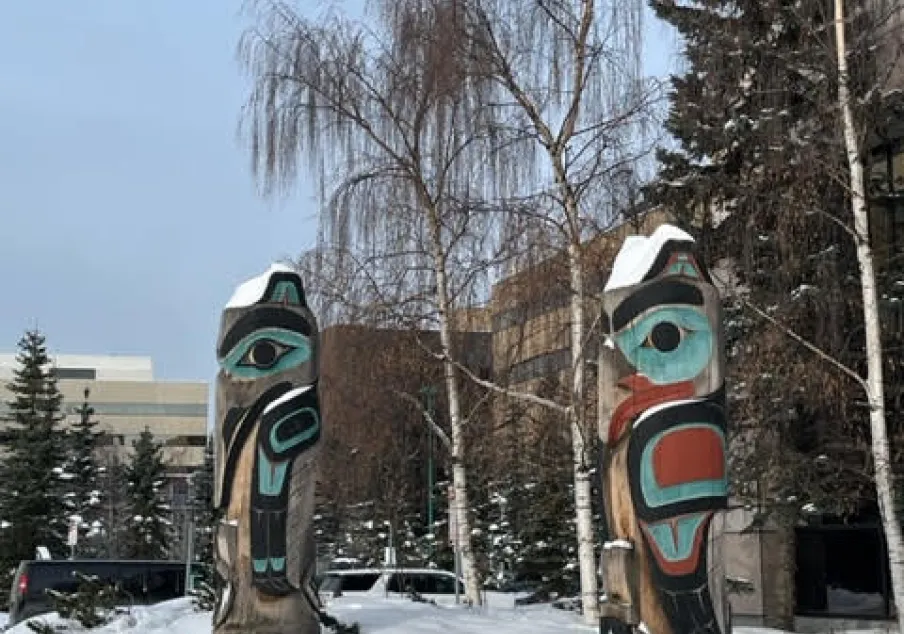 Exterior photo of courthouse in Alaska